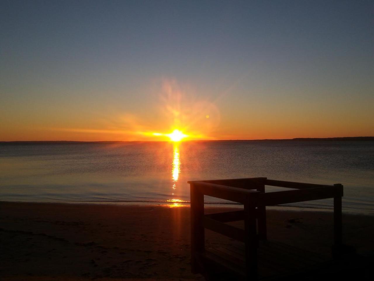 Bay Breeze Inn South Jamesport Екстериор снимка